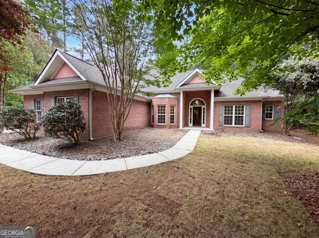 125 Farr Lake Drive, Tyrone, GA 30290