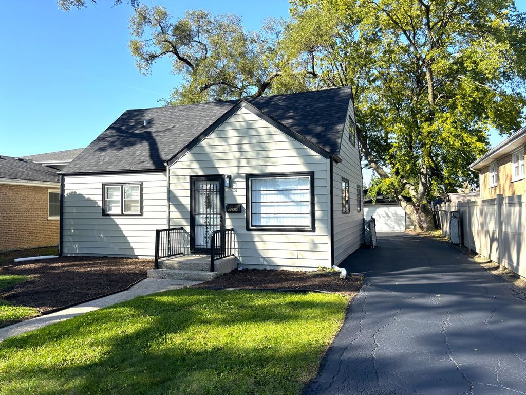 8204 Austin Avenue, Burbank, IL 60459