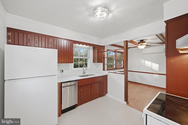 8414 IMPALLA DR, Manassas, VA 20110