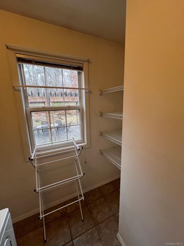 136 Elizabeth Way, Ridge, NY 11961