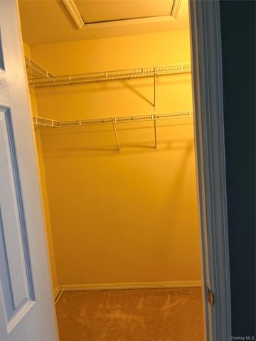 136 Elizabeth Way, Ridge, NY 11961