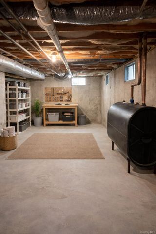 136 Elizabeth Way, Ridge, NY 11961