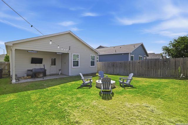 4010 FALLOW XING, St Hedwig, TX 78152