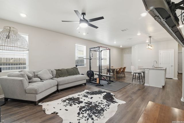 4010 FALLOW XING, St Hedwig, TX 78152