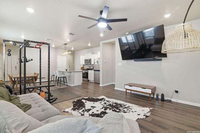 4010 FALLOW XING, St Hedwig, TX 78152