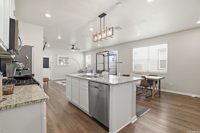 4010 FALLOW XING, St Hedwig, TX 78152