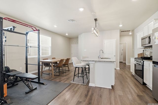 4010 FALLOW XING, St Hedwig, TX 78152