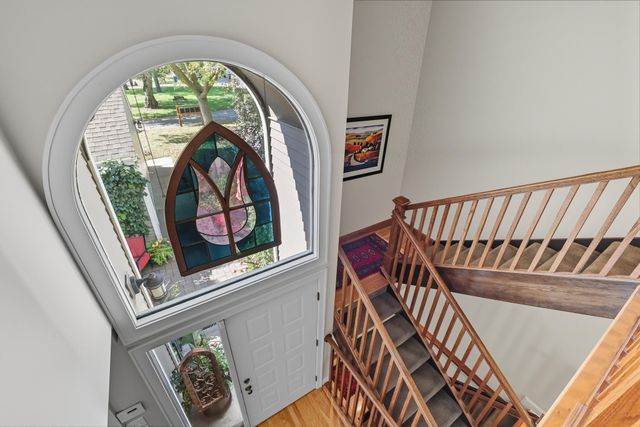 1115 Edgcumbe Road, Saint Paul, MN 55105