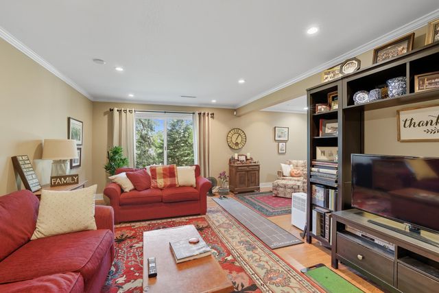 1115 Edgcumbe Road, Saint Paul, MN 55105