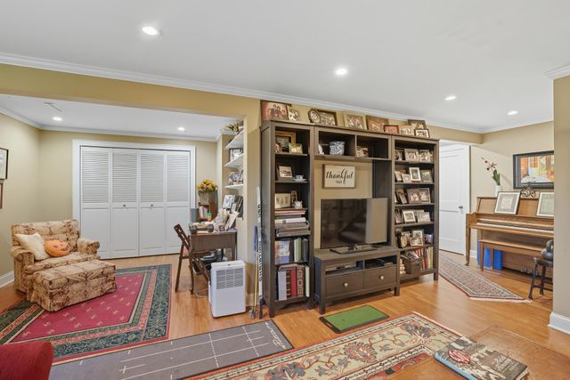 1115 Edgcumbe Road, Saint Paul, MN 55105