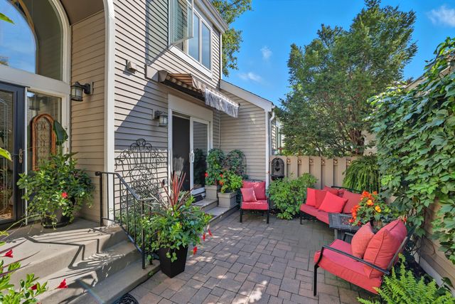 1115 Edgcumbe Road, Saint Paul, MN 55105