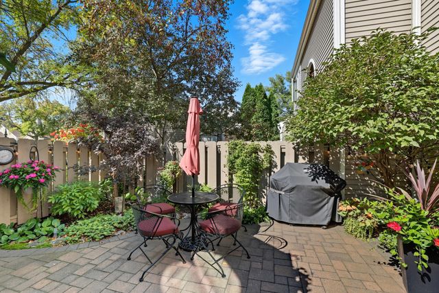 1115 Edgcumbe Road, Saint Paul, MN 55105