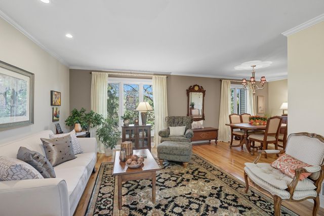 1115 Edgcumbe Road, Saint Paul, MN 55105