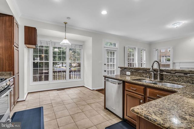 6618 FROST LAKE LN, Alexandria, VA 22315