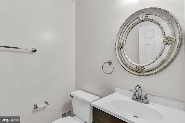 6618 FROST LAKE LN, Alexandria, VA 22315