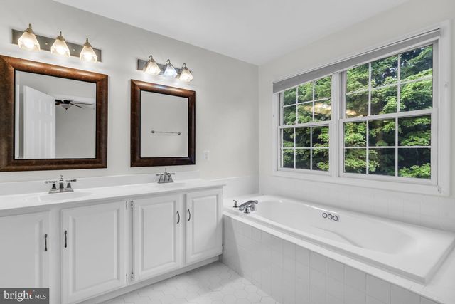 6618 FROST LAKE LN, Alexandria, VA 22315
