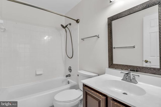 6618 FROST LAKE LN, Alexandria, VA 22315
