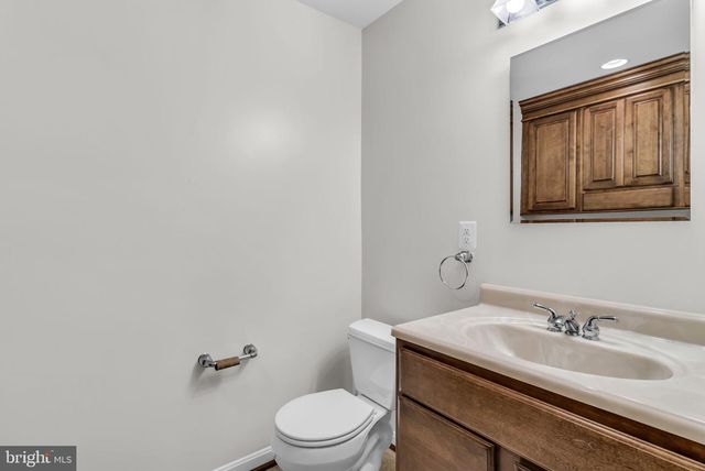 6618 FROST LAKE LN, Alexandria, VA 22315