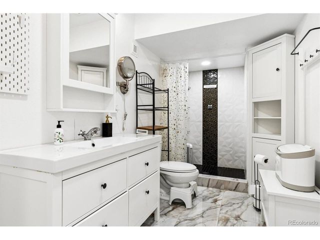 9073 Hunters Way, Highlands Ranch, CO 80129