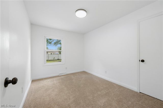 2798 Randolph Street NW, Warren, OH 44485