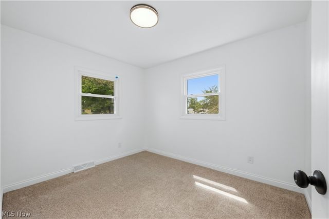 2798 Randolph Street NW, Warren, OH 44485
