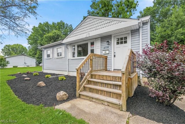2798 Randolph Street NW, Warren, OH 44485