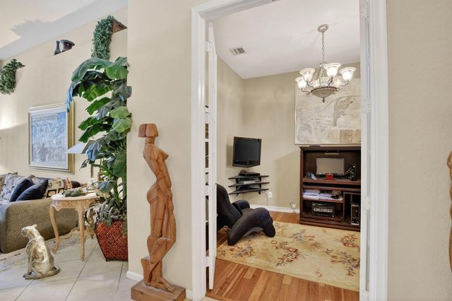 8106 N Savannah Circle, Davie, FL 33328