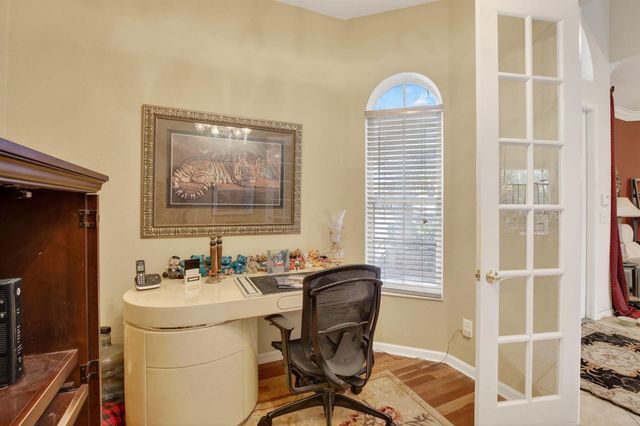 8106 N Savannah Circle, Davie, FL 33328