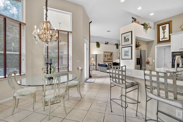 8106 N Savannah Circle, Davie, FL 33328