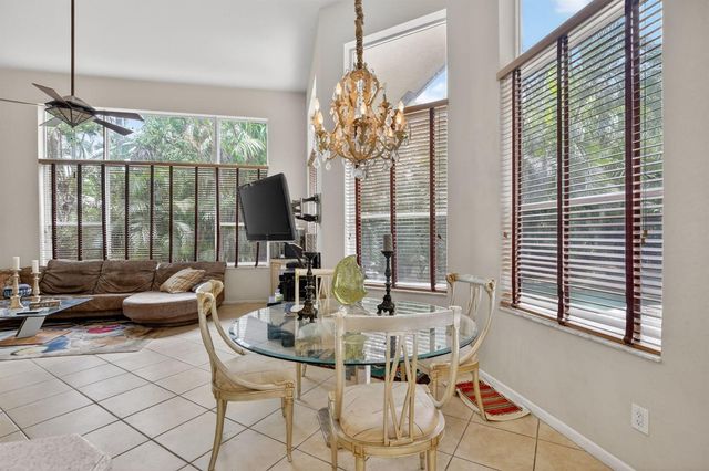 8106 N Savannah Circle, Davie, FL 33328