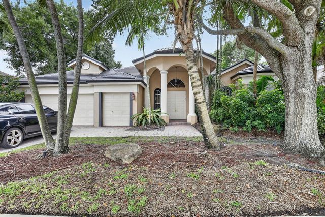 8106 N Savannah Circle, Davie, FL 33328