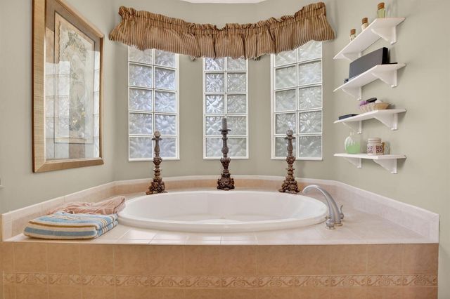 8106 N Savannah Circle, Davie, FL 33328