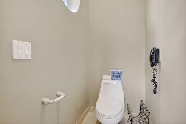 8106 N Savannah Circle, Davie, FL 33328