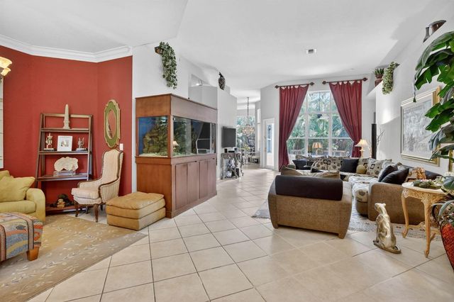 8106 N Savannah Circle, Davie, FL 33328