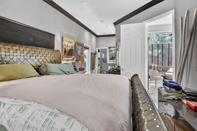 8106 N Savannah Circle, Davie, FL 33328