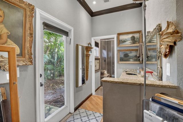 8106 N Savannah Circle, Davie, FL 33328