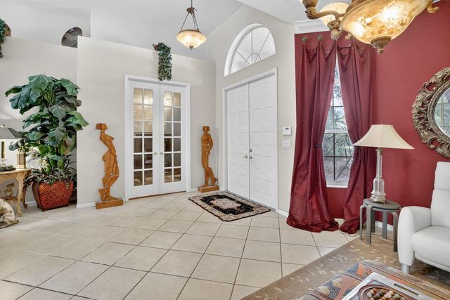 8106 N Savannah Circle, Davie, FL 33328