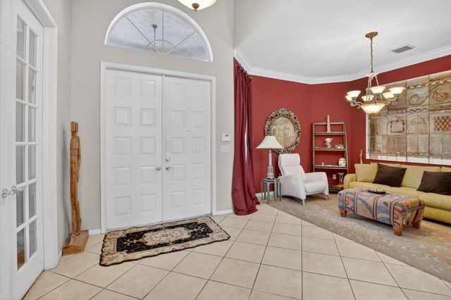 8106 N Savannah Circle, Davie, FL 33328