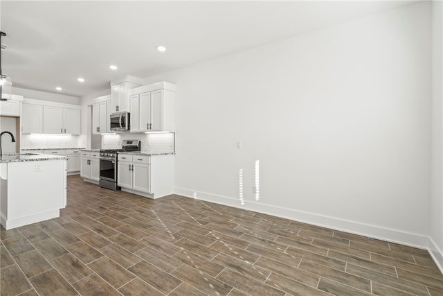 81 W Pitts Street, Farmington, AR 72730