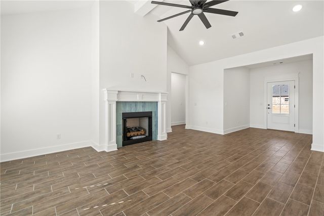 81 W Pitts Street, Farmington, AR 72730