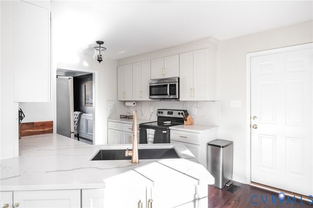 6949 Lake Caroline Dr, Chesterfield, VA 23832