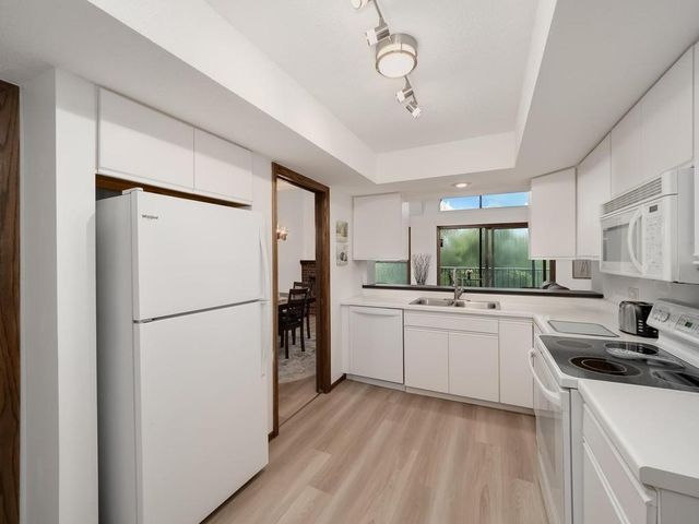 9700 Portland Avenue S 331, Bloomington, MN 55420