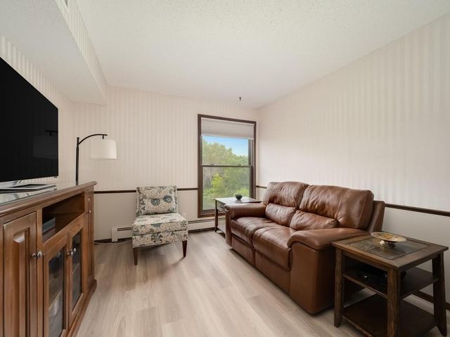 9700 Portland Avenue S 331, Bloomington, MN 55420