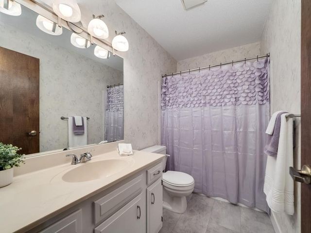 9700 Portland Avenue S 331, Bloomington, MN 55420