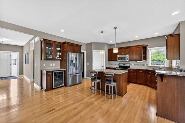 2074 Shannon Oaks Boulevard NE, Rochester, MN 55906
