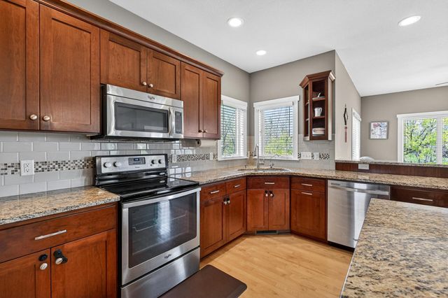 2074 Shannon Oaks Boulevard NE, Rochester, MN 55906