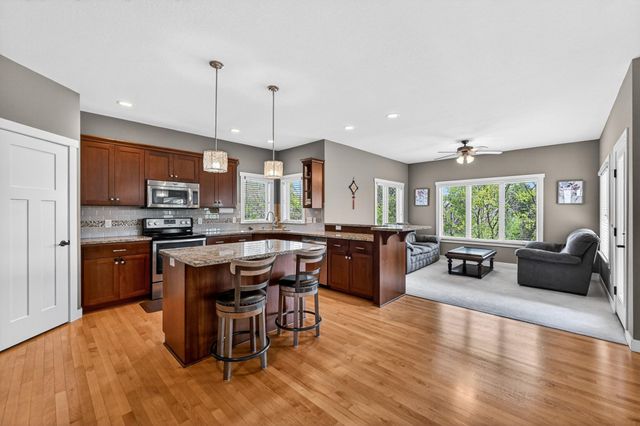2074 Shannon Oaks Boulevard NE, Rochester, MN 55906