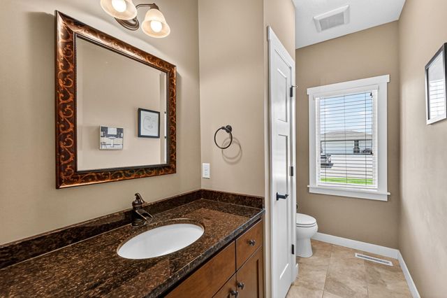 2074 Shannon Oaks Boulevard NE, Rochester, MN 55906