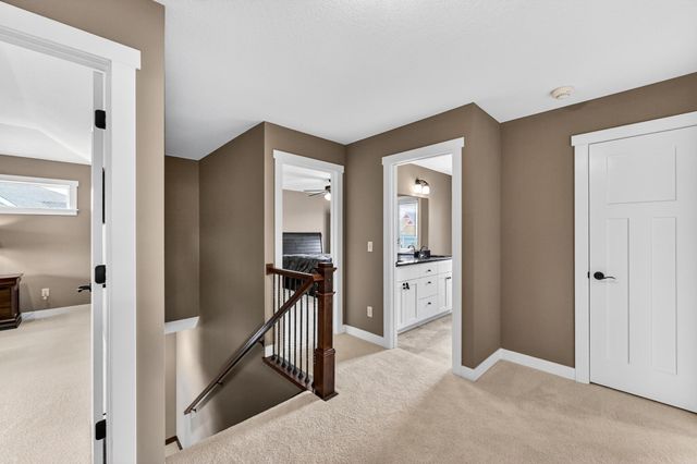 2074 Shannon Oaks Boulevard NE, Rochester, MN 55906
