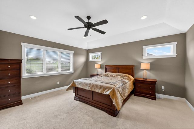 2074 Shannon Oaks Boulevard NE, Rochester, MN 55906